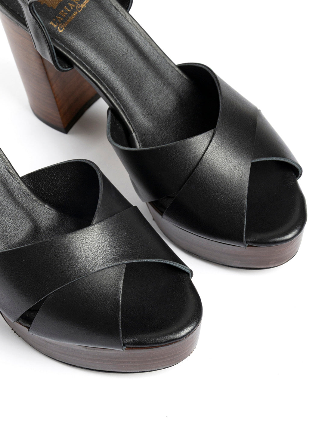 Sandalo in pelle con zeppa DS2685/C