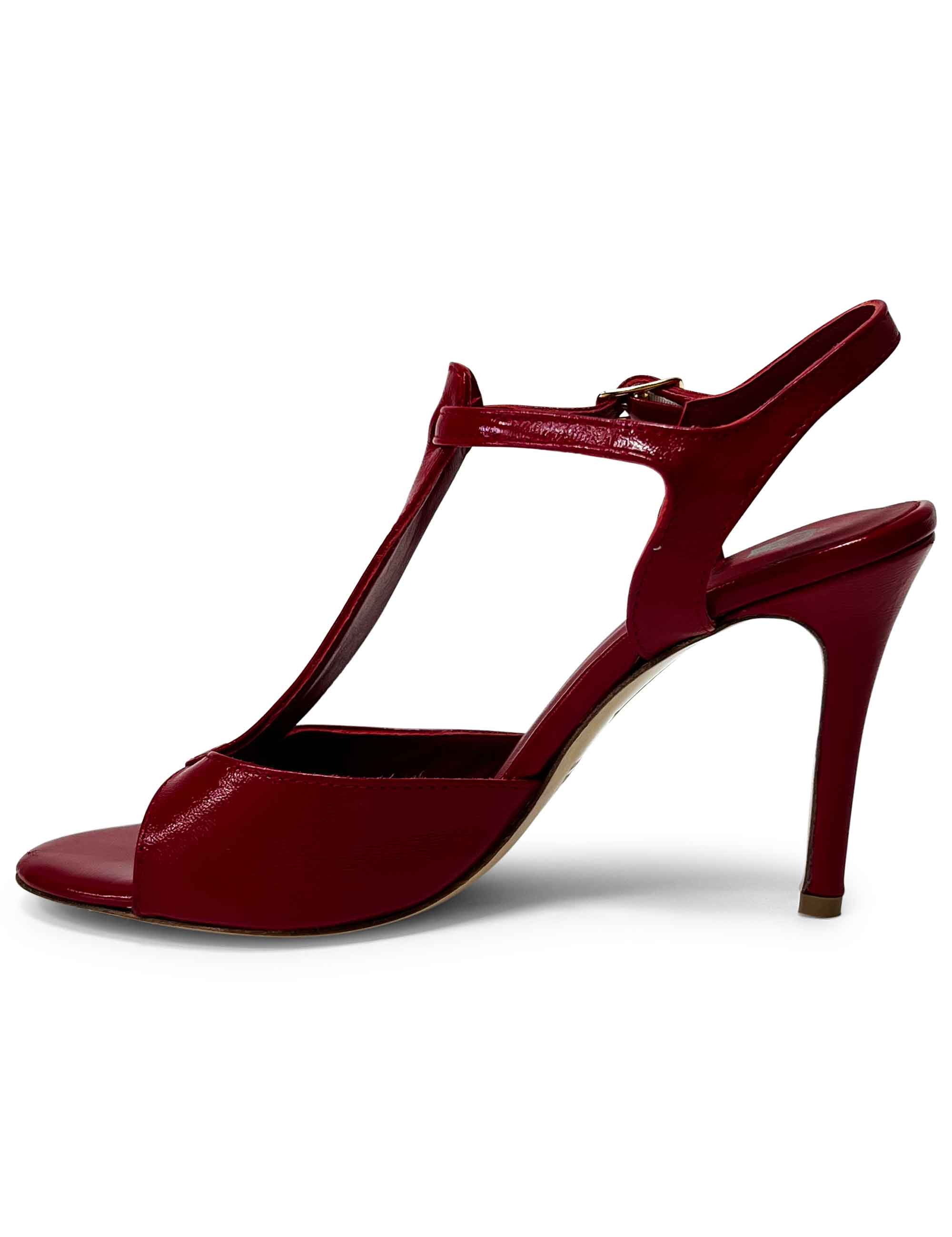 Sandales Lux Rouge Feu avec boucle centrale DS2701